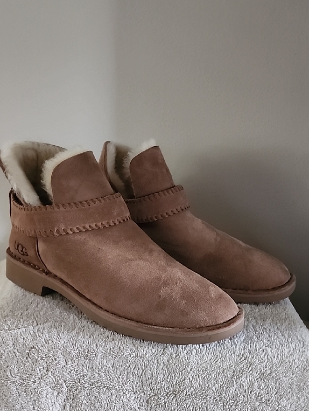 UGG Mckay Ankle Boots Never Worn Size 9